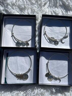 🩶5/$30 ZYIA Active Rep and Director Rank Silver Adjustable Charm Bracelets NEW